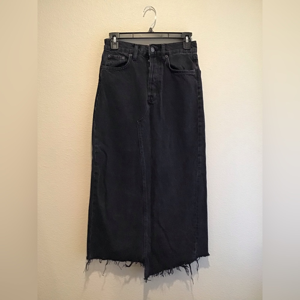 Black denim Zara skirt with back slit